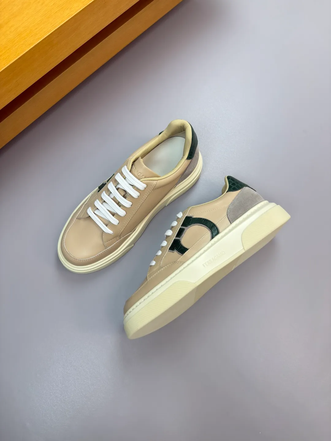 Men's men's shoes 💰440 [New style] 🏃‍♂️🏃‍♂️[Ferragamo] Ferragamo - High-end quality original order·Casual sports shoes -Upper: 🔝Nappa calfskin, suede calfskin, shoe body. Sewing brand totem, tongue air pressure brand logo -Inner: water-dyed cowhide -Outsole: ultra-light TPU foam rubber; molded outsole -Ultra-high quality control and fine workmanship: outstanding (high-end, extravagance, grade) -Size: 38-45 (46, can be customized)